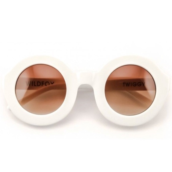 Wildfox Couture “Twiggy” white sunglasses - Picture 2 of 3